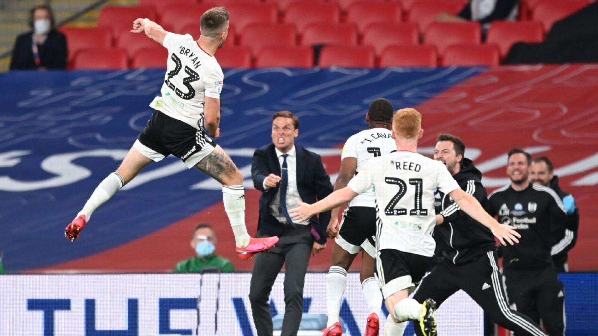 他敏锐地捕 他敏锐地捕